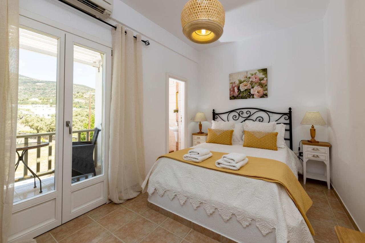 Pension Moschoula Platis Gialos  Екстериор снимка