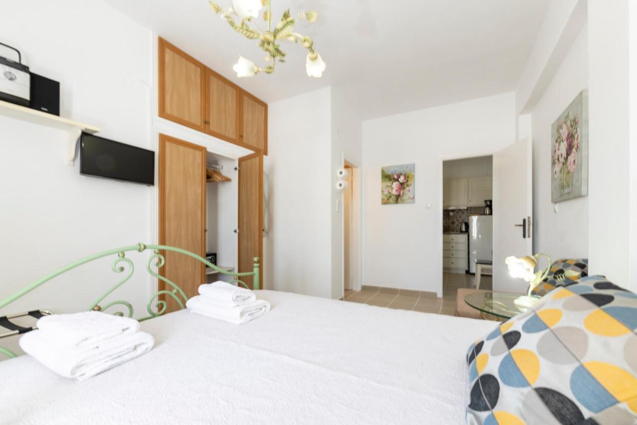 Pension Moschoula Platis Gialos  Екстериор снимка