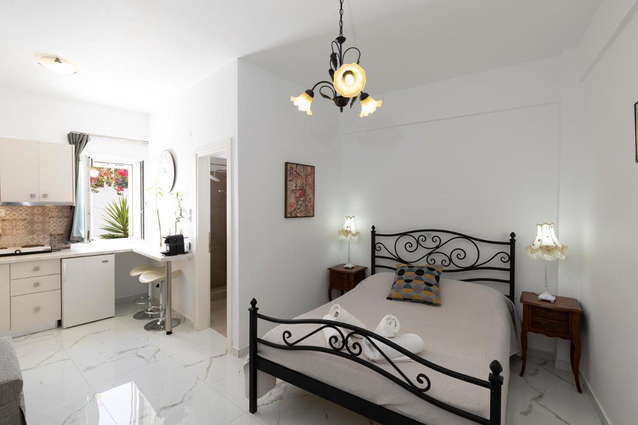 Pension Moschoula Platis Gialos  Екстериор снимка