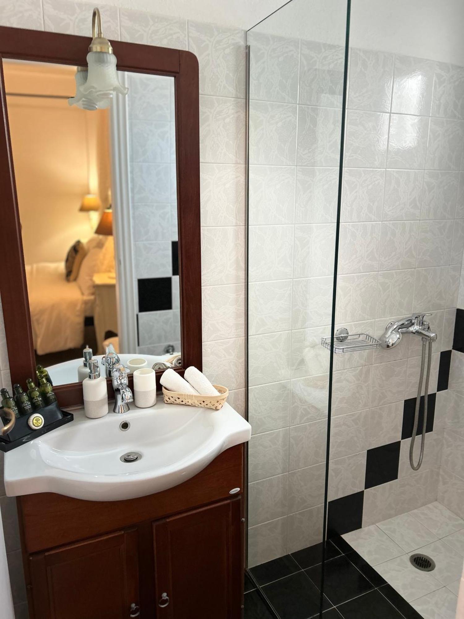 Pension Moschoula Platis Gialos  Екстериор снимка